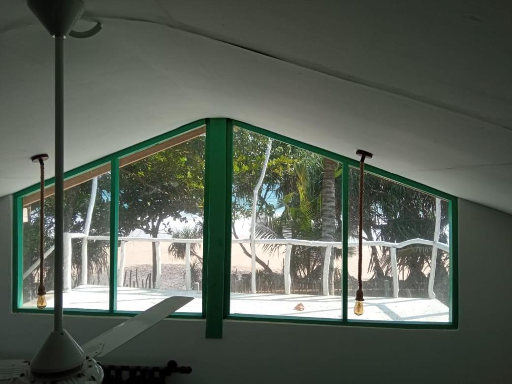 Beach House Kalukatiya - Family Villa, Seaview Room, Garden Room Dikwella Bagian luar foto