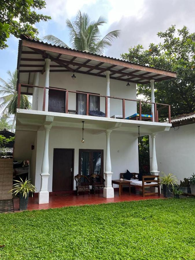 Beach House Kalukatiya - Family Villa, Seaview Room, Garden Room Dikwella Bagian luar foto