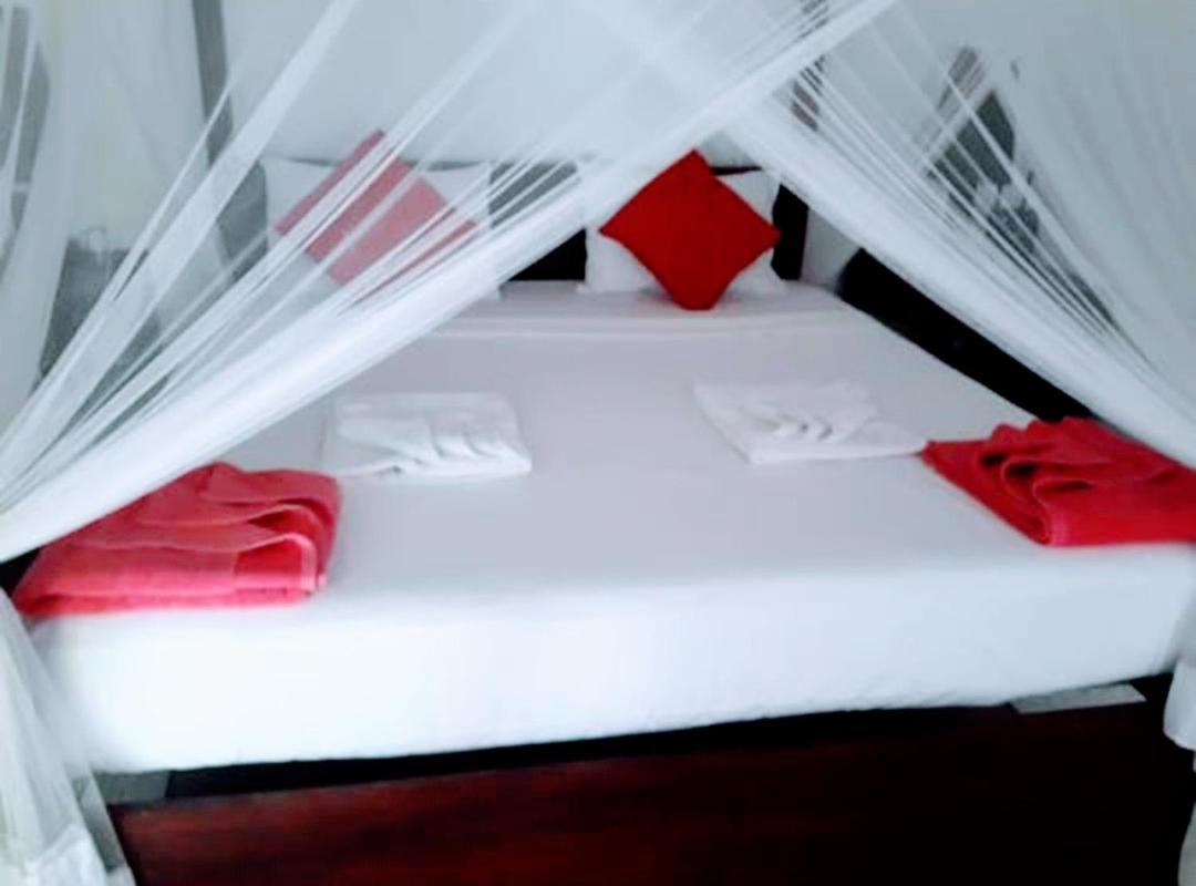 Beach House Kalukatiya - Family Villa, Seaview Room, Garden Room Dikwella Bagian luar foto
