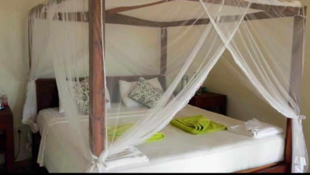 Beach House Kalukatiya - Family Villa, Seaview Room, Garden Room Dikwella Bagian luar foto