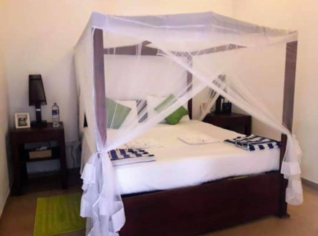 Beach House Kalukatiya - Family Villa, Seaview Room, Garden Room Dikwella Bagian luar foto