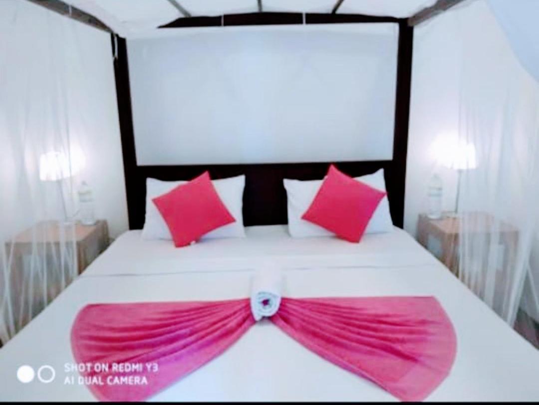 Beach House Kalukatiya - Family Villa, Seaview Room, Garden Room Dikwella Bagian luar foto